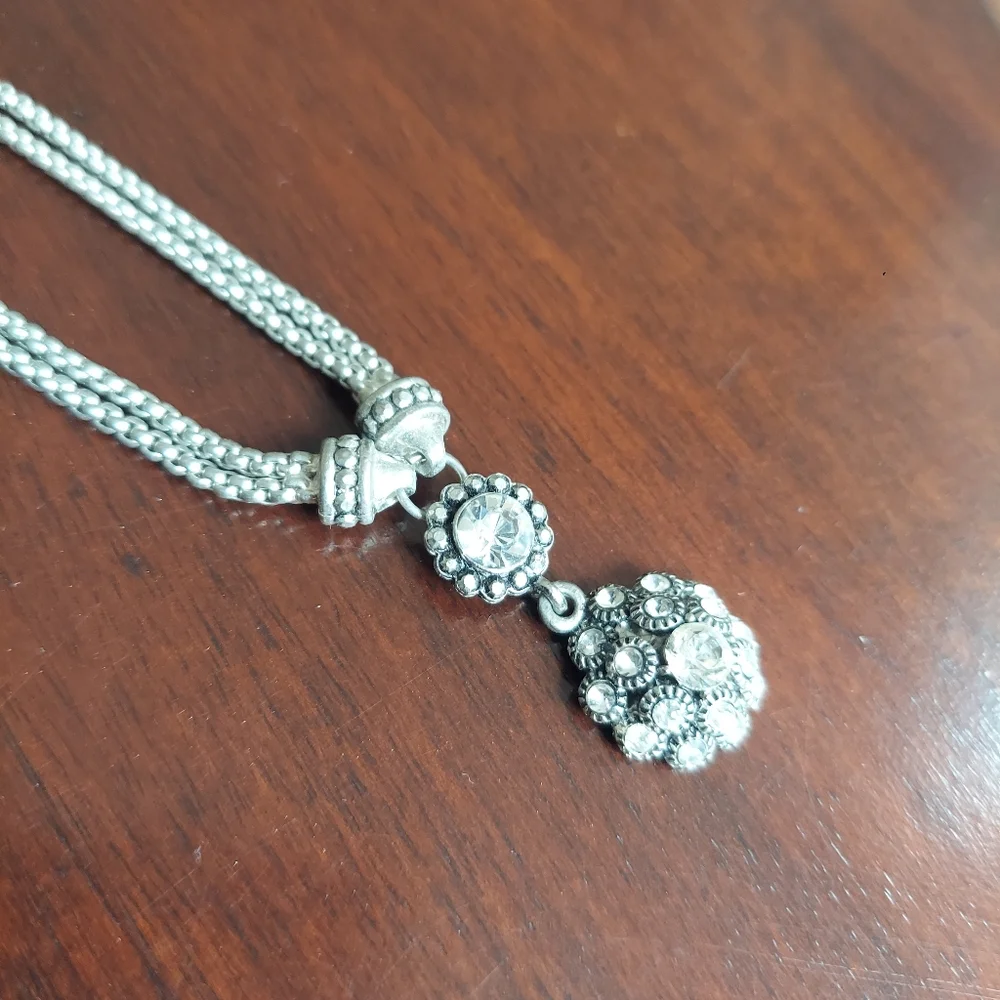 Vintage Cookie Lee Faux Diamond Necklace Silvertone - Picture 3 of 14